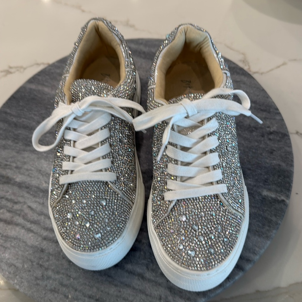 NWB Betsey Johnson Sidny Rhinestone Embellished Platform Sneakers size 6